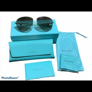 Tiffany & Co Aviator Sunglasses Set